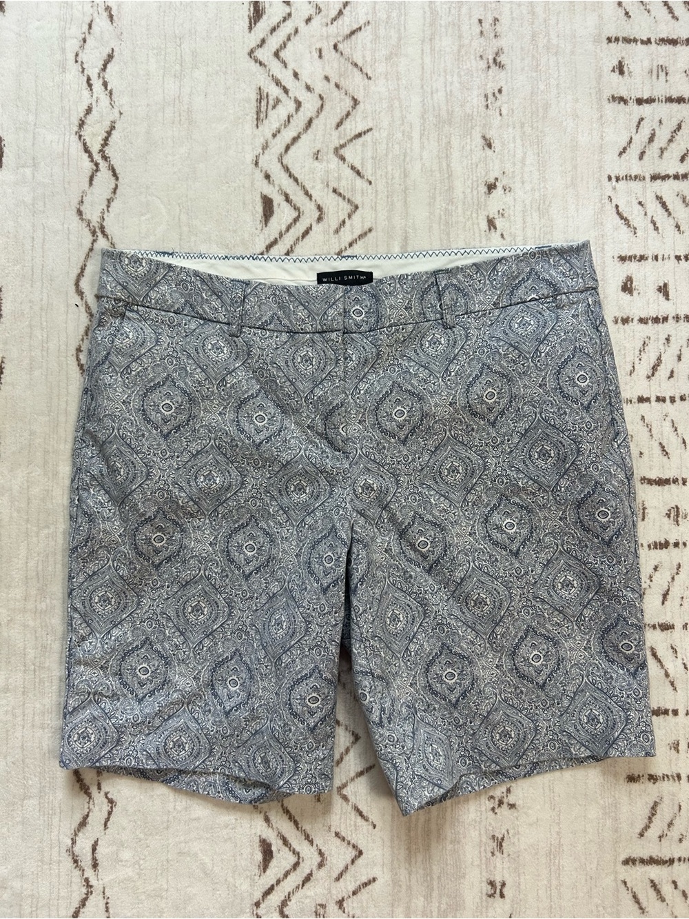 Willi Smith Coastal Print Tailored Shorts Women’s Size 10 Blue White - Picture 2 of 4